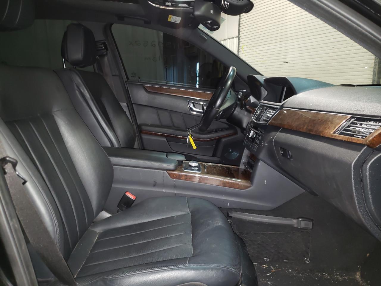 Photo 5 from auction – 2011 MERCEDES-BENZ E 550 4MAT with VIN WDDHF9AB2BA413448