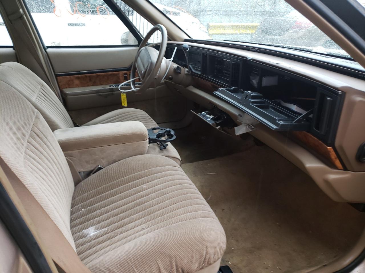 Photo 5 from auction – 1993 BUICK LESABRE CU with VIN 1G4HP53L6PH456139