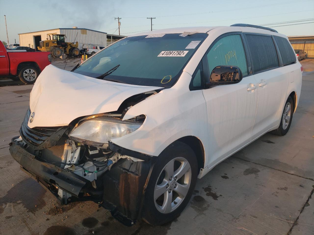 Photo 2 from auction – 2013 TOYOTA SIENNA LE with VIN 5TDKK3DC7DS283721