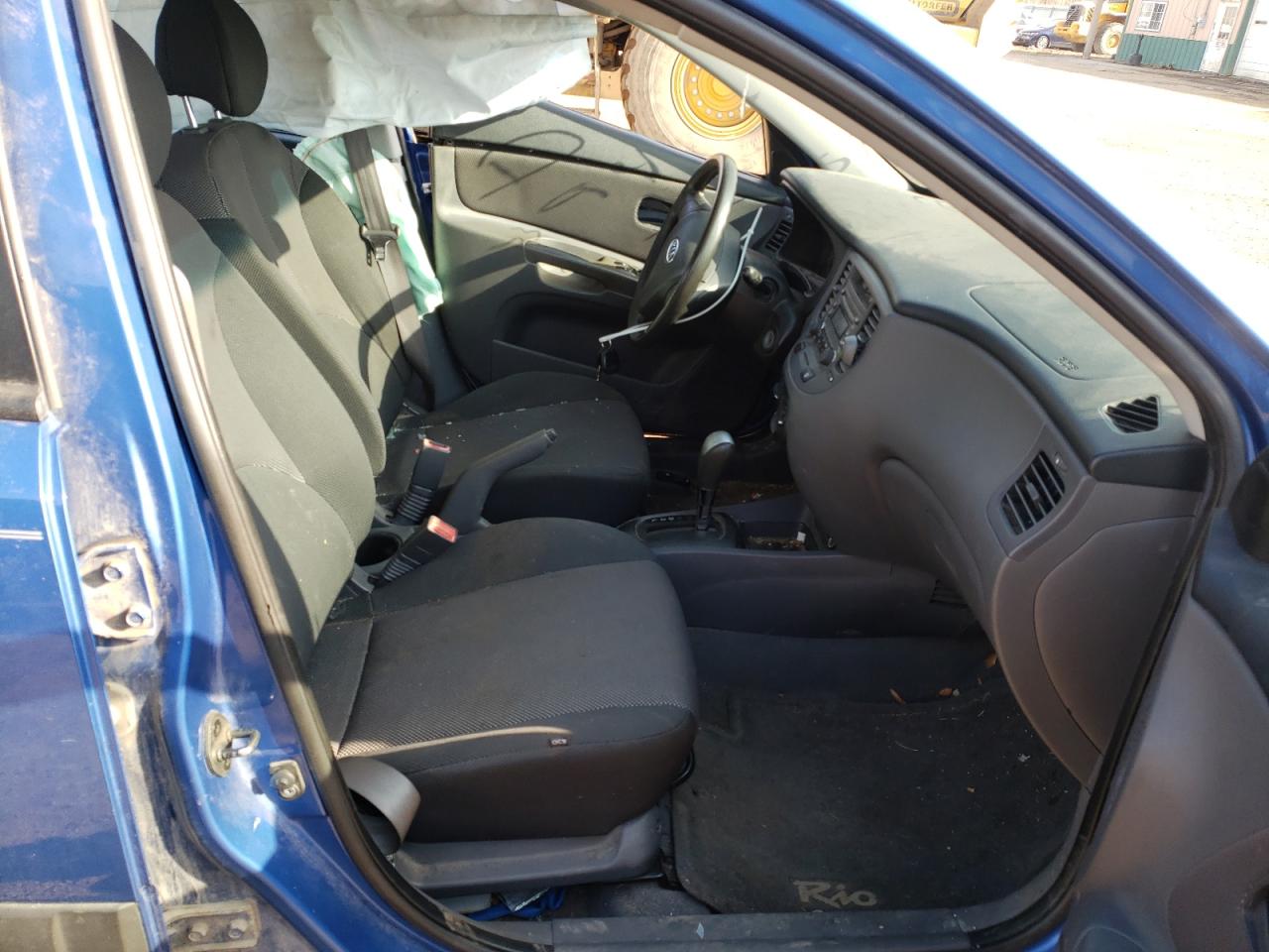 Photo 5 from auction – 2007 KIA RIO BASE with VIN KNADE123976254357