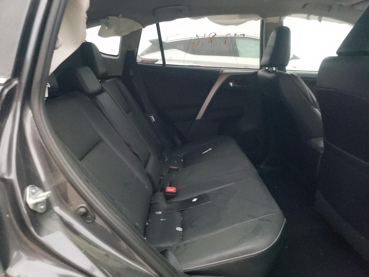 Photo 6 from auction – 2015 TOYOTA RAV4 LIMIT with VIN 2T3DFREV0FW383774