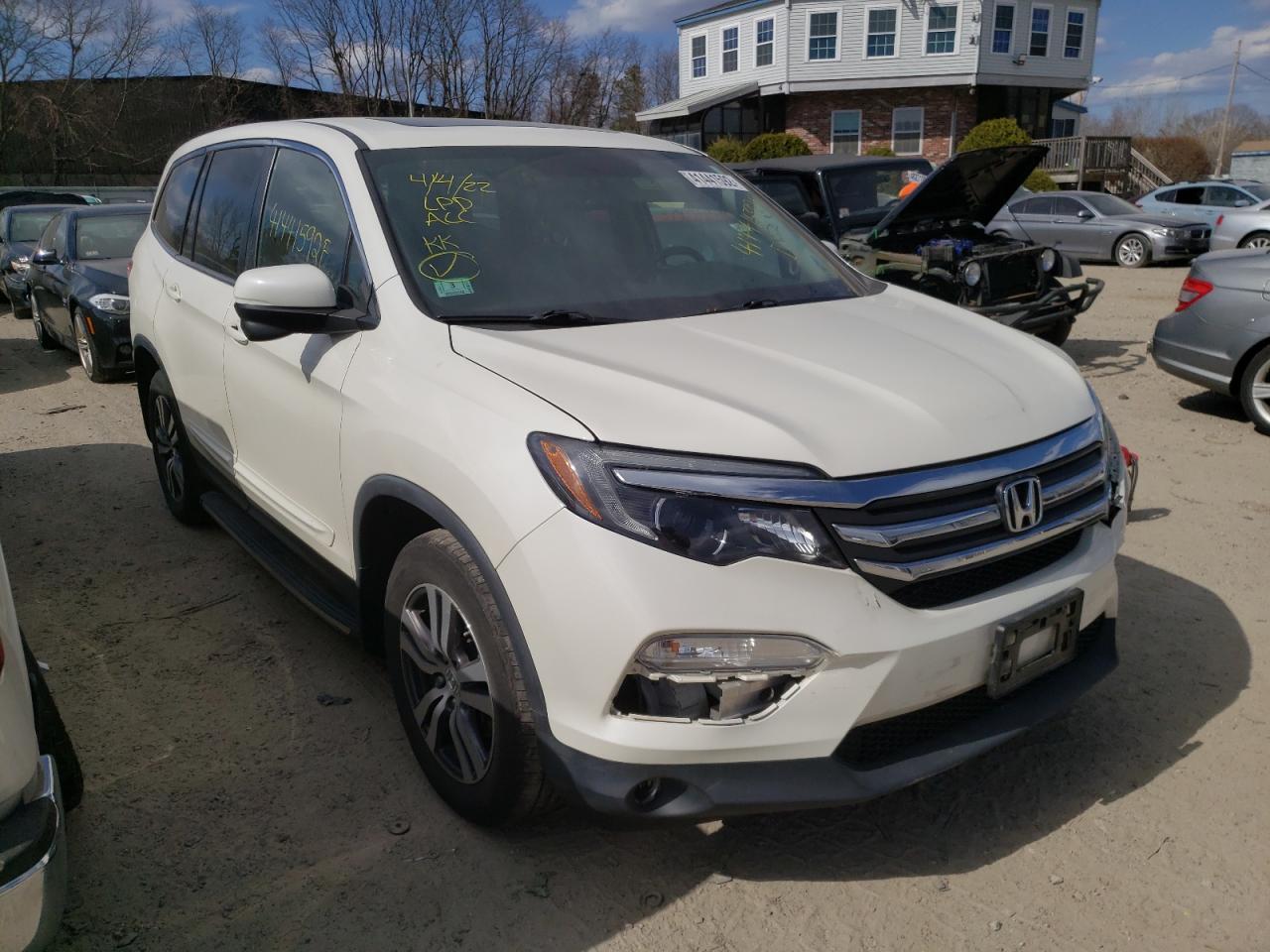 HONDA PILOT EXL 2017 with VIN 5FNYF6H56HB076596 - Photo from auction