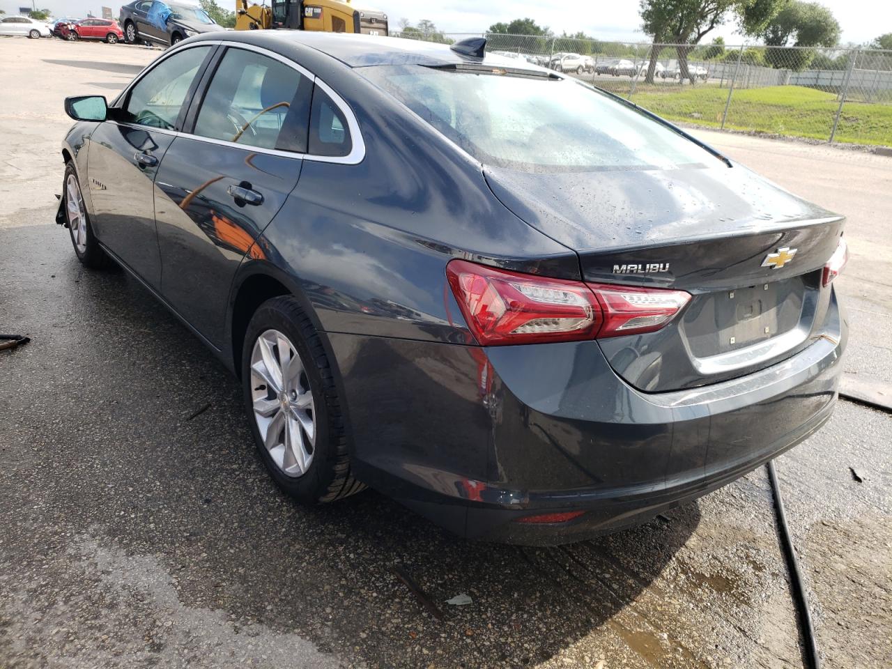 Photo 3 from auction – 2020 CHEVROLET MALIBU LT with VIN 1G1ZD5ST2LF095865