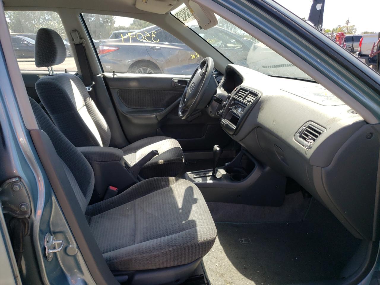 Photo 5 from auction – 2000 HONDA CIVIC BASE with VIN 2HGEJ6611YH573486