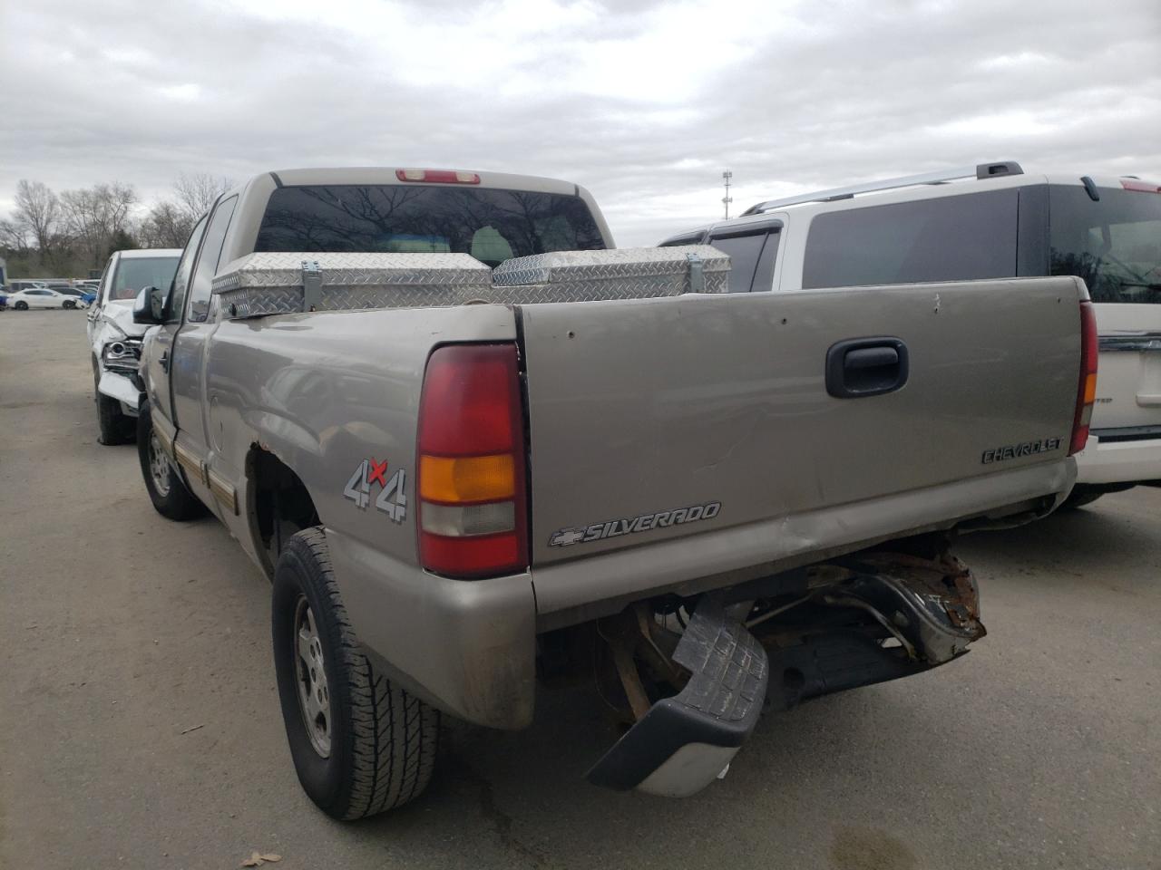 Photo 3 from auction – 2001 CHEVROLET SILVERADO with VIN 1GCEK19T11E147077