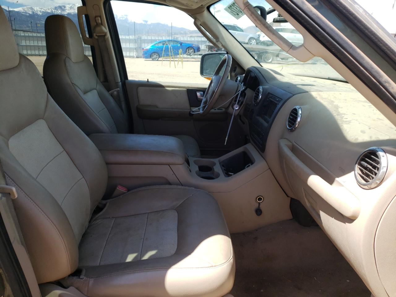 Photo 5 from auction – 2004 FORD EXPEDITION with VIN 1FMPU18L04LA99975
