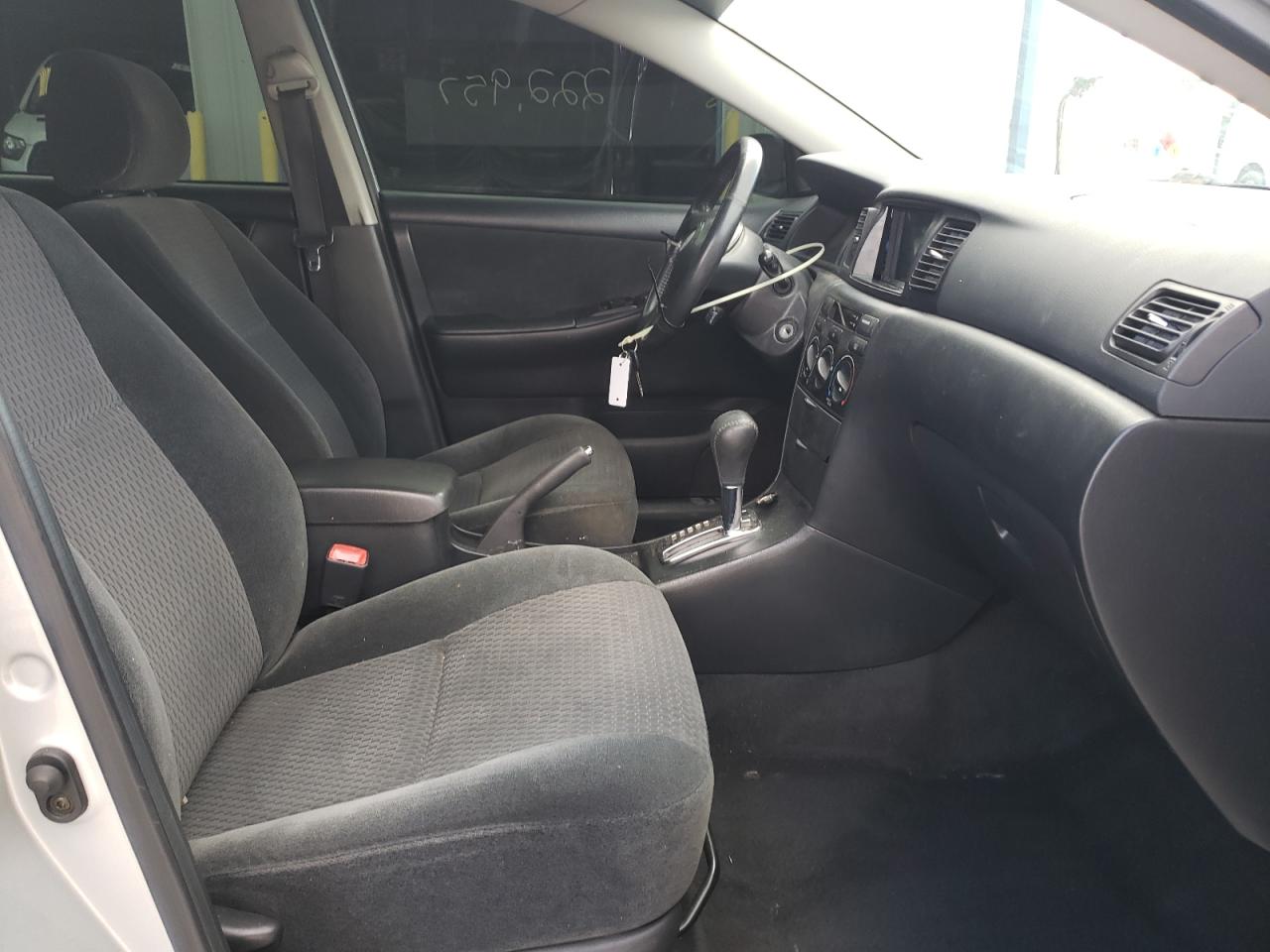 Photo 5 from auction – 2006 TOYOTA COROLLA CE with VIN 1NXBR32E76Z576240
