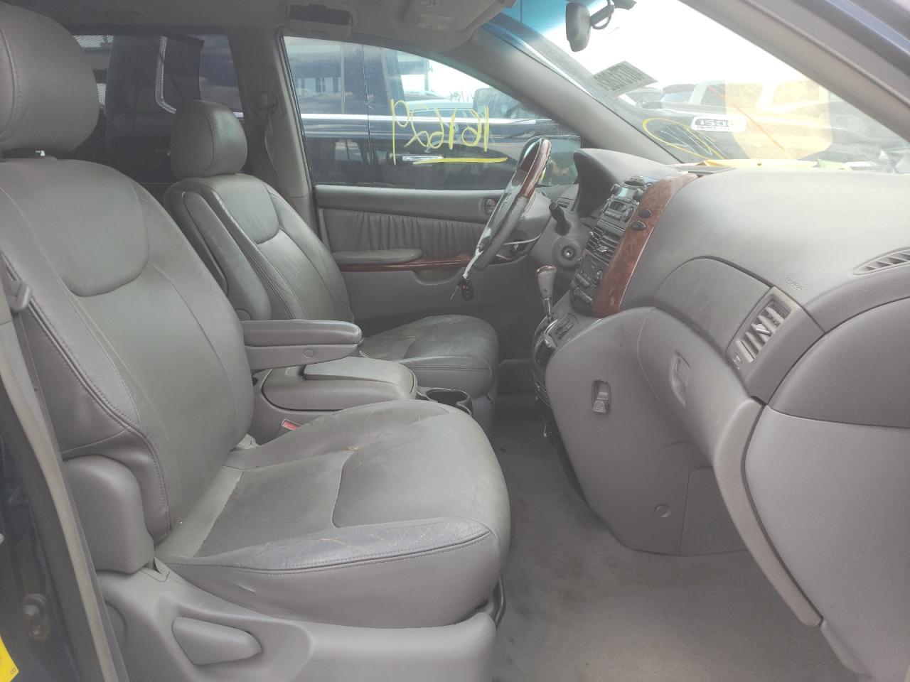 Photo 5 from auction – 2004 TOYOTA SIENNA XLE with VIN 5TDZA22C04S032845