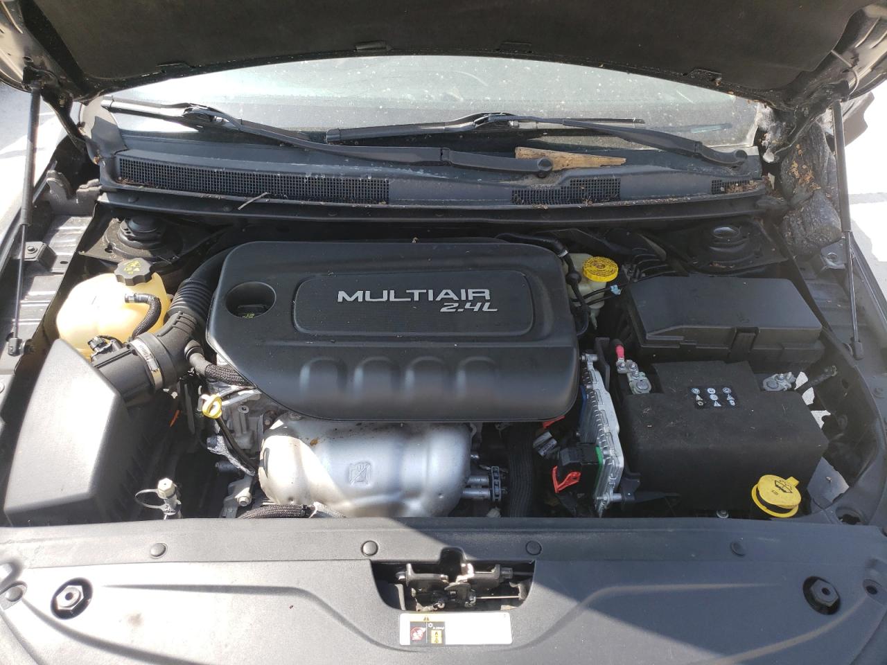 Photo 7 from auction – 2015 CHRYSLER 200 LIMITE with VIN 1C3CCCAB8FN640088