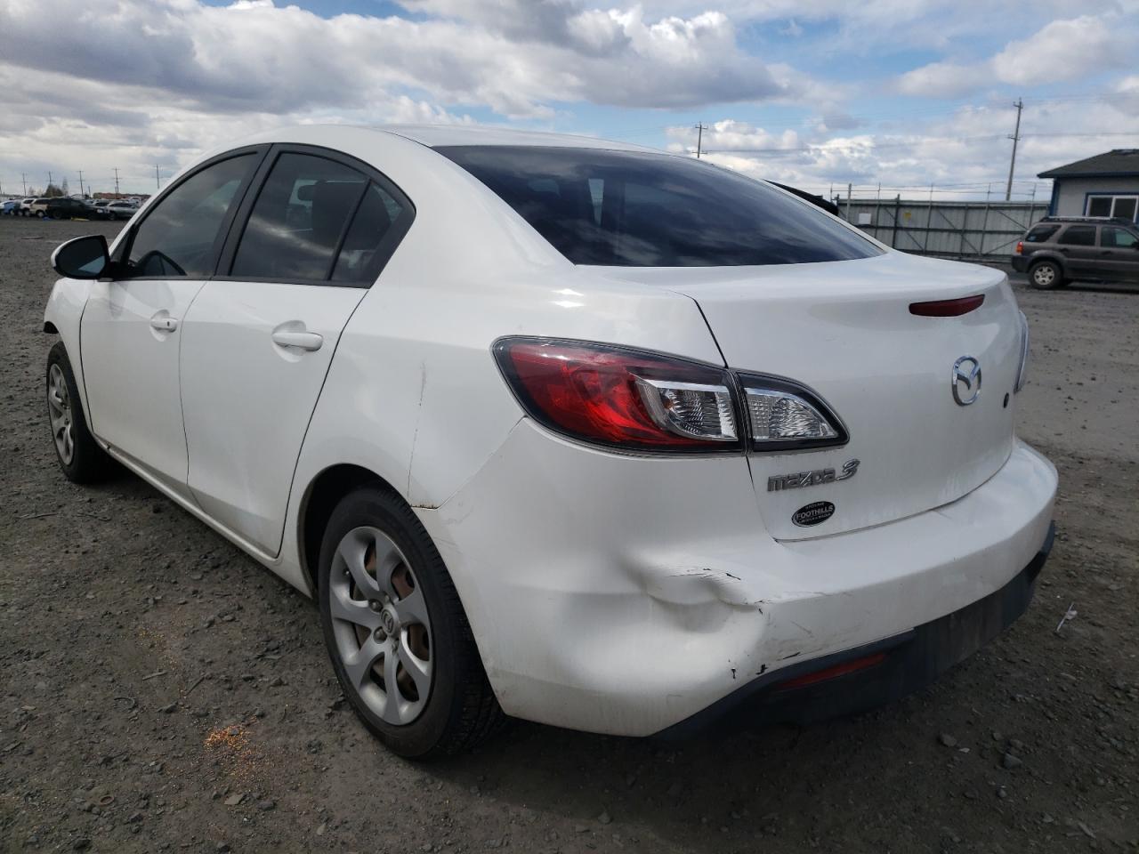 Photo 3 from auction – 2011 MAZDA 3 I with VIN JM1BL1UG0B1496993