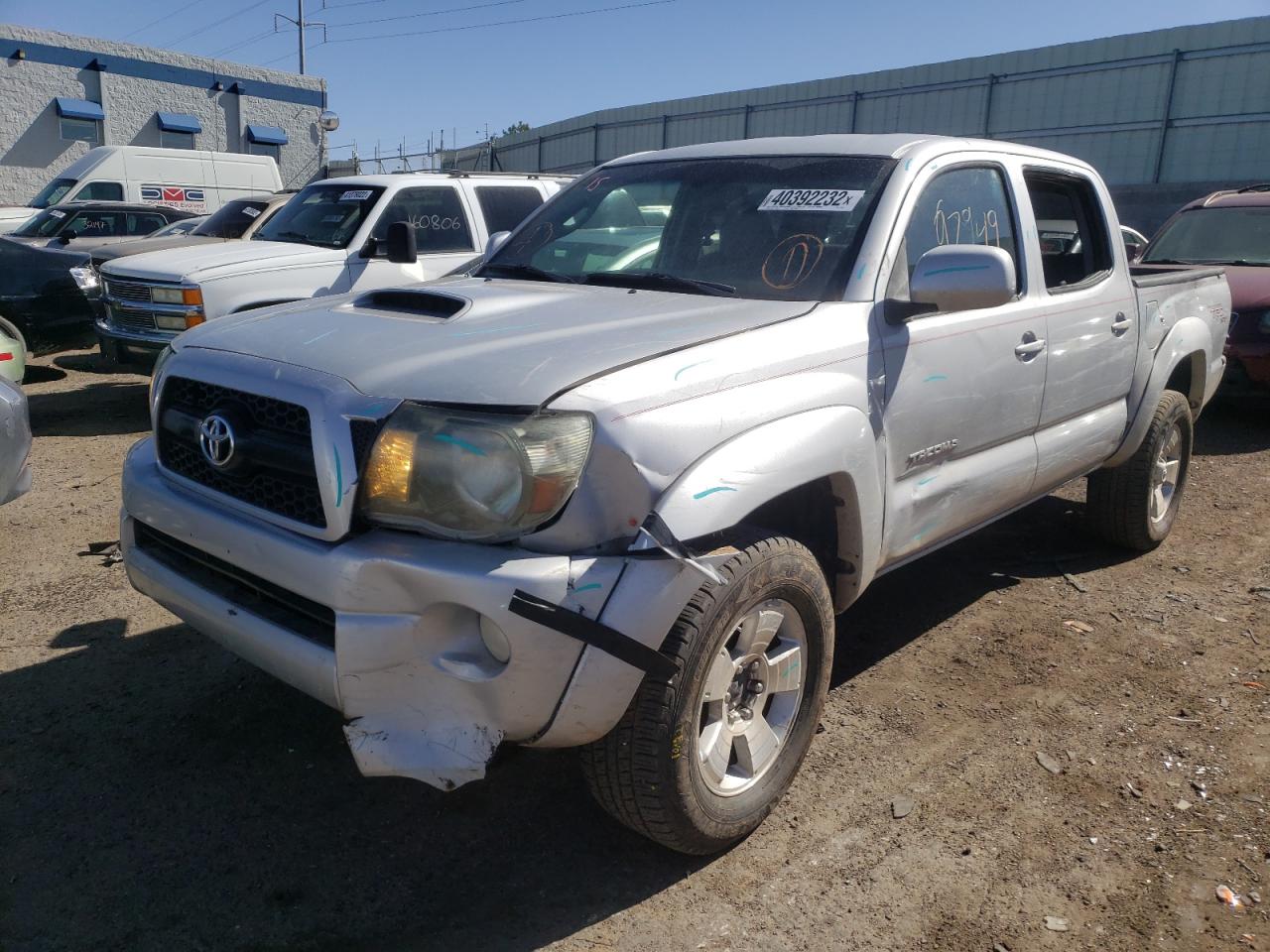 Photo 2 from auction – 2011 TOYOTA TACOMA DOU with VIN 3TMLU4EN5BM062085