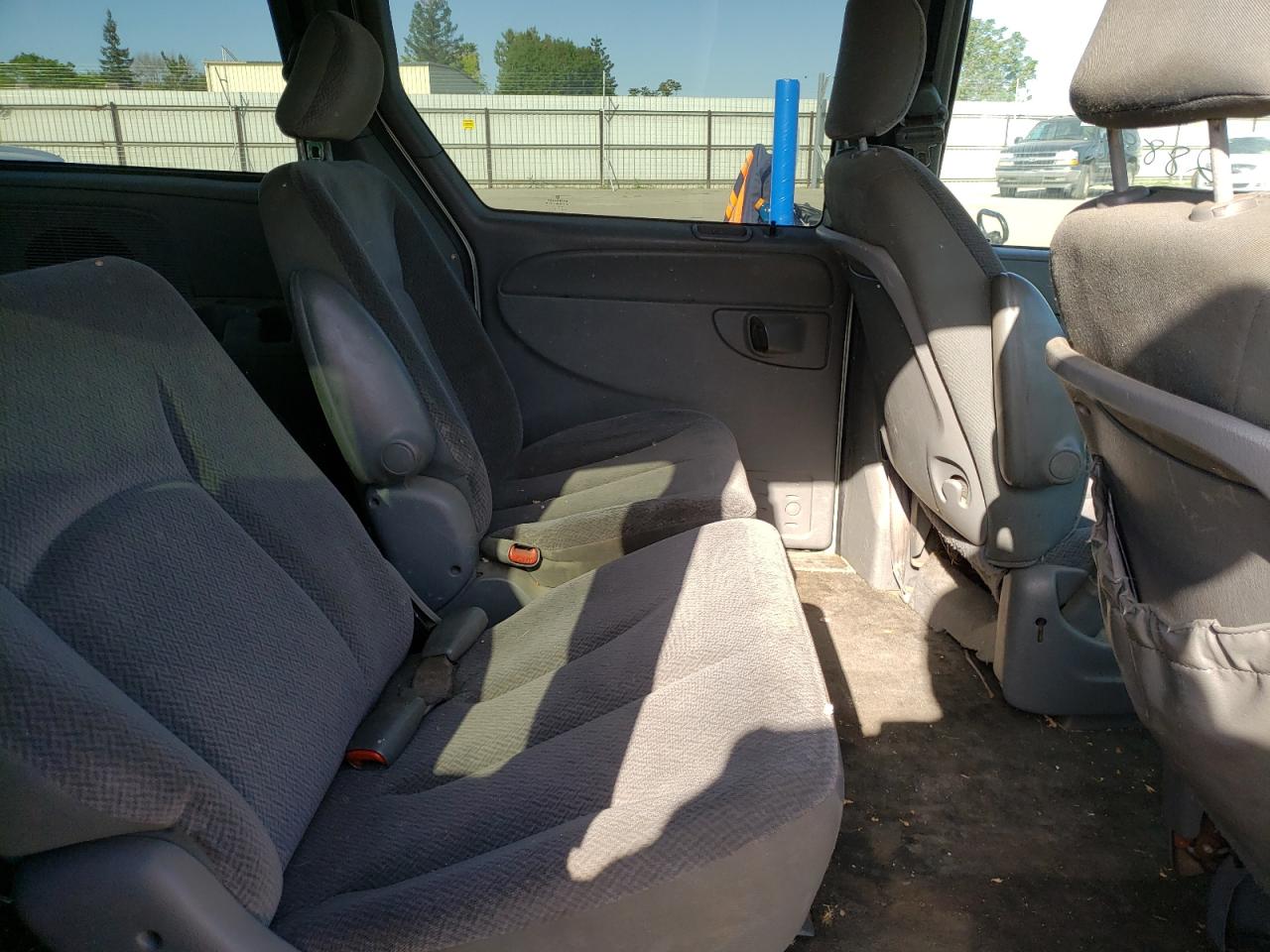 Photo 6 from auction – 2004 DODGE GRAND CARA with VIN 1D4GP24R24B563045