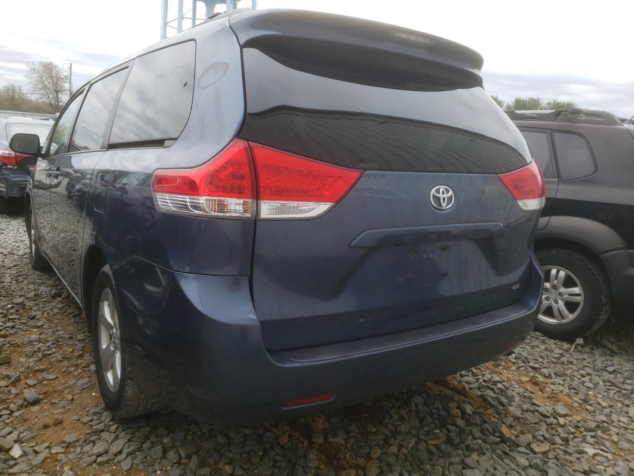 Photo 3 from auction – 2013 TOYOTA SIENNA LE with VIN 5TDKK3DCXDS367080