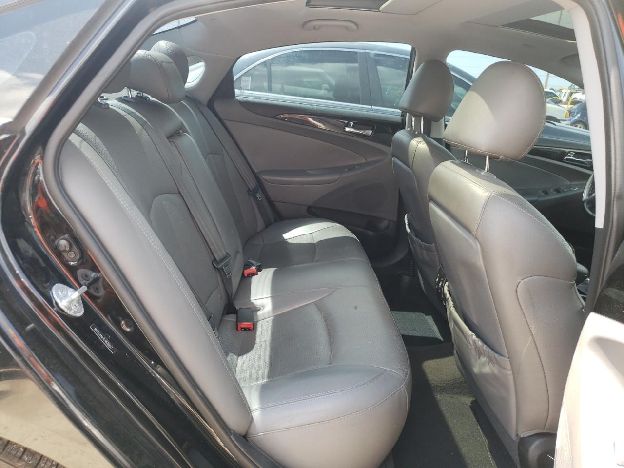 Photo 6 from auction – 2014 HYUNDAI SONATA SE with VIN 5NPEC4AB7EH832837