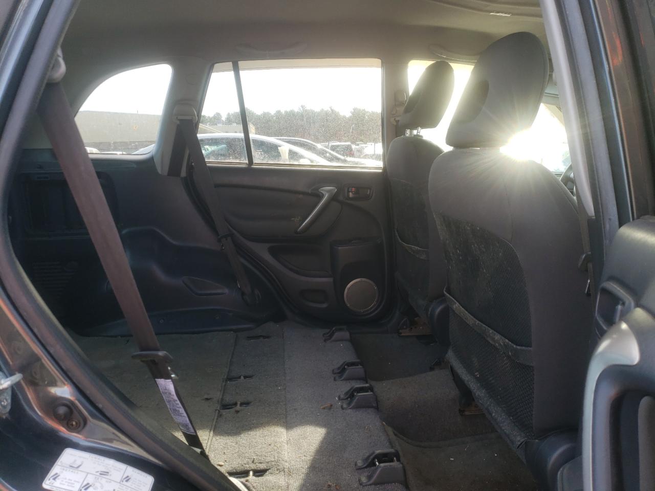 Photo 6 from auction – 2004 TOYOTA RAV4 with VIN JTEHD20V546009600