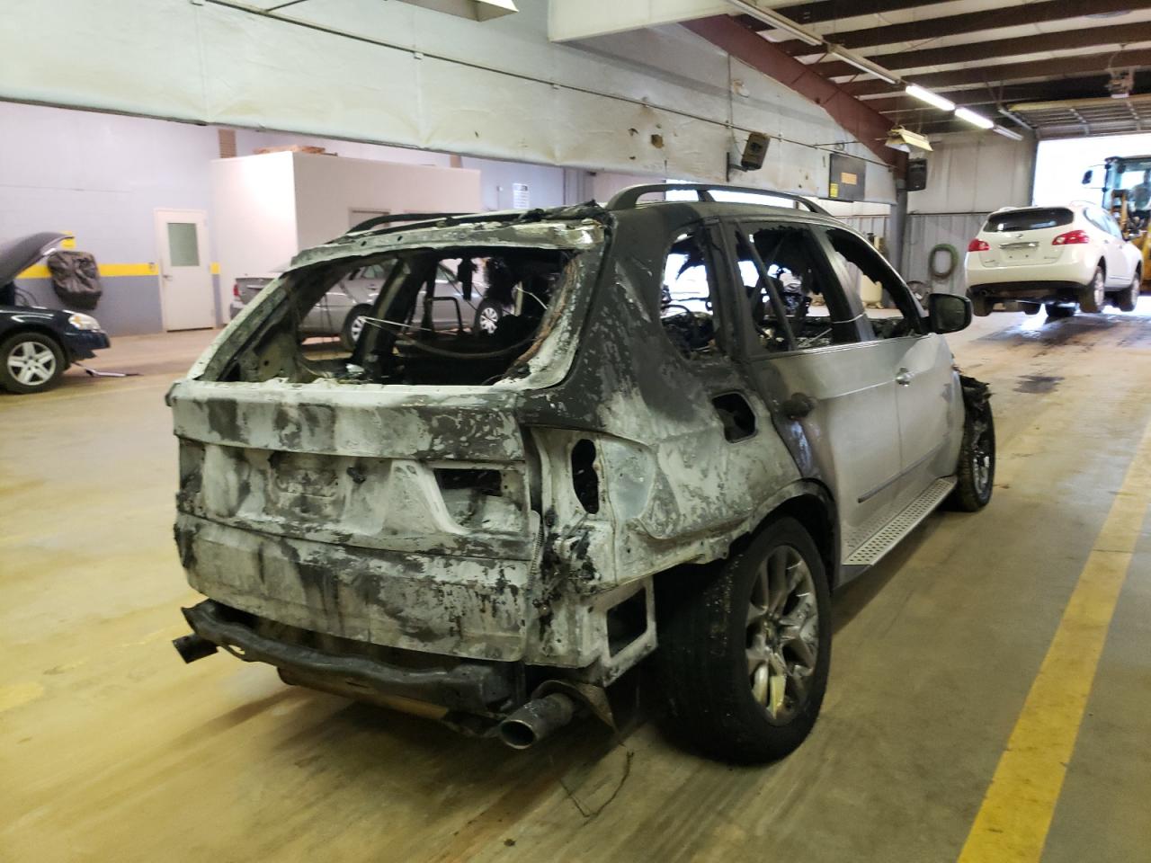 Photo 4 from auction – 2013 BMW X5 XDRIVE3 with VIN 5UXZV4C52D0E07140