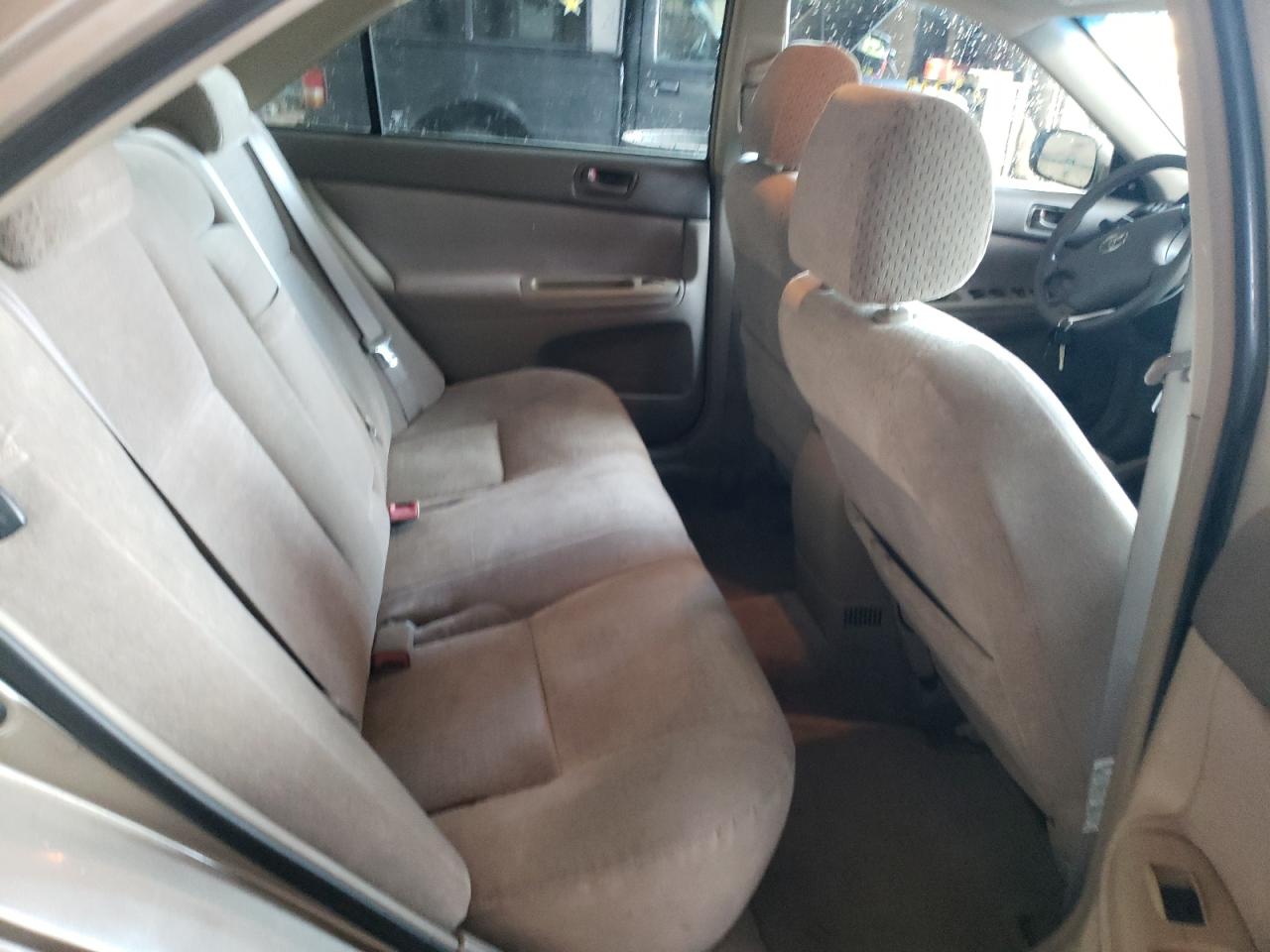 Photo 6 from auction – 2003 TOYOTA CAMRY LE with VIN 4T1BF32K53U039196