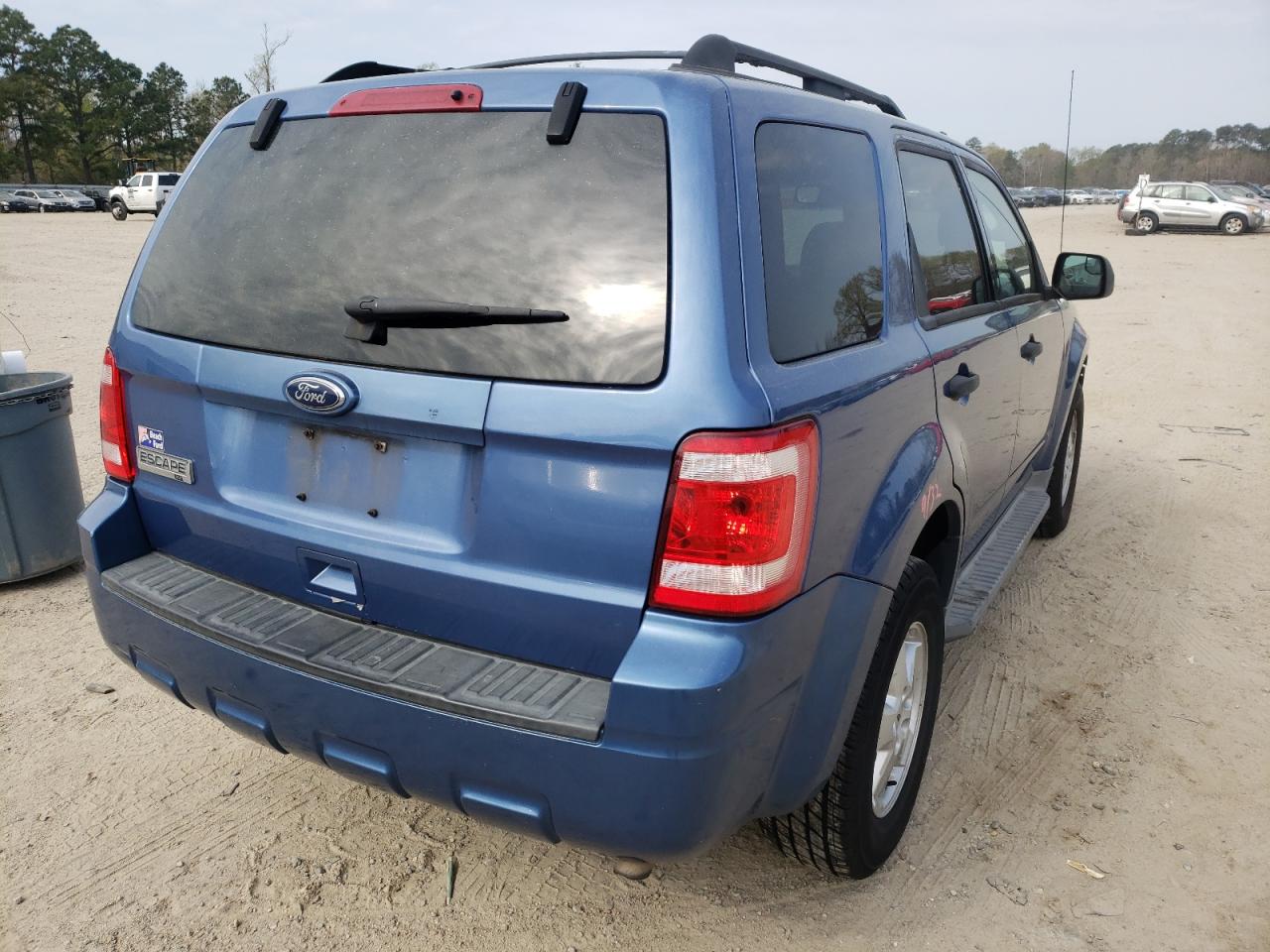 Photo 4 from auction – 2010 FORD ESCAPE XLT with VIN 1FMCU0D78AKB42722