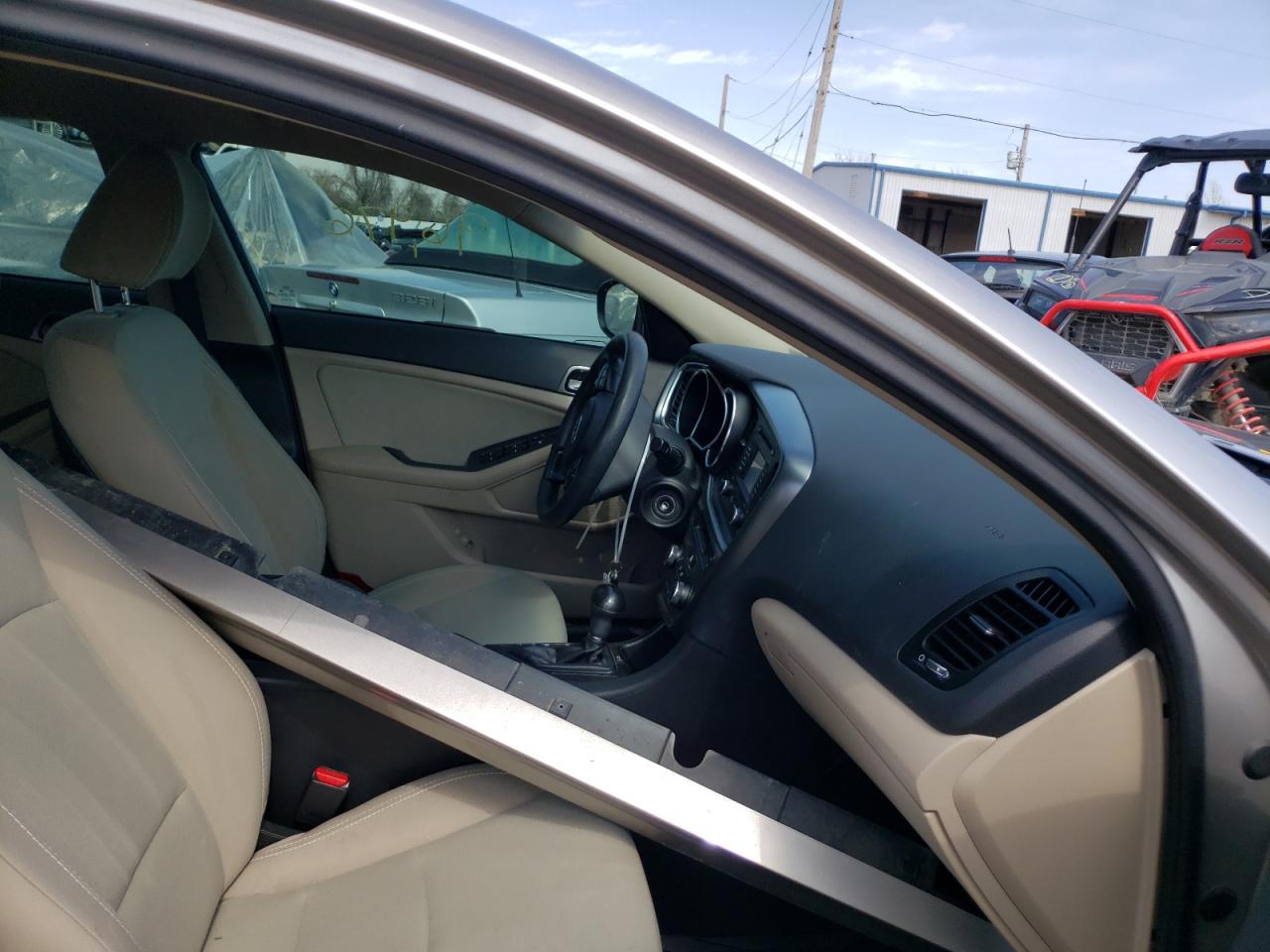 Photo 5 from auction – 2014 KIA OPTIMA LX with VIN 5XXGM4A70EG340860