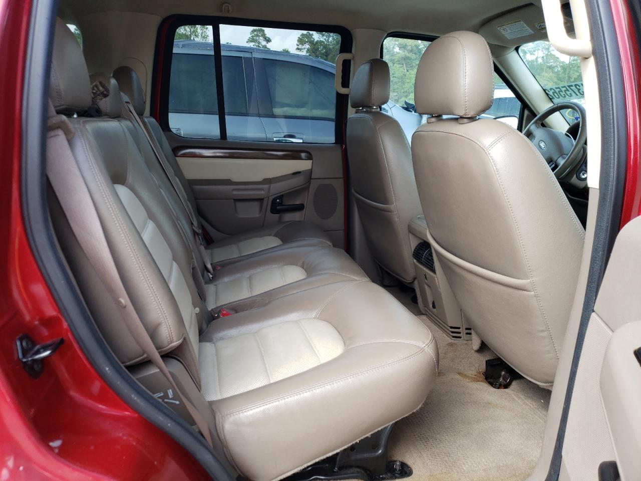 Photo 6 from auction – 2005 FORD EXPLORER E with VIN 1FMZU64K25ZA20338