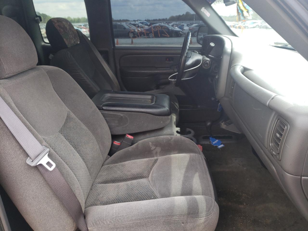 Photo 5 from auction – 2004 CHEVROLET SILVERADO with VIN 2GCEK19T241249638