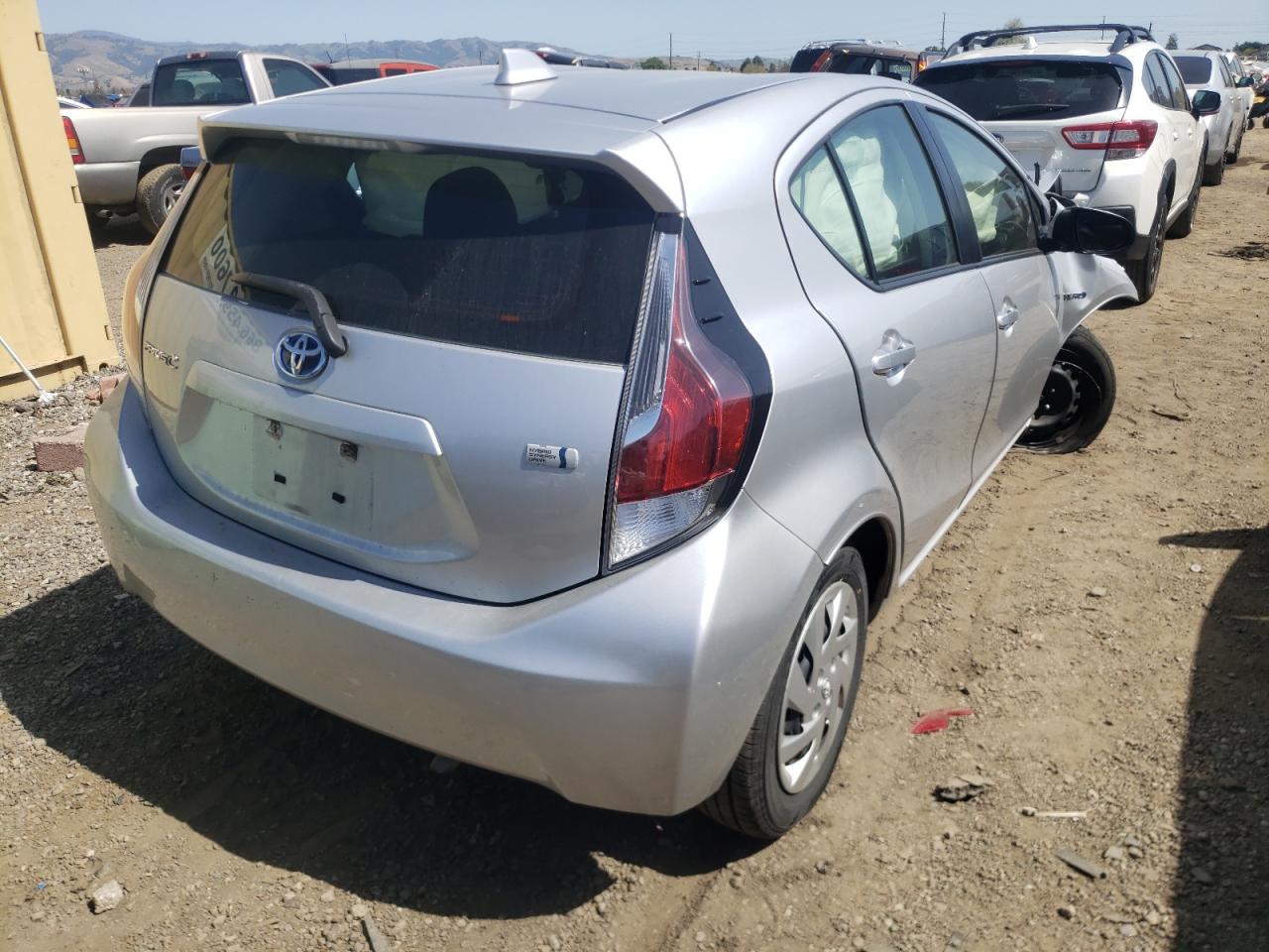 Photo 4 from auction – 2015 TOYOTA PRIUS C with VIN JTDKDTB30F1111270