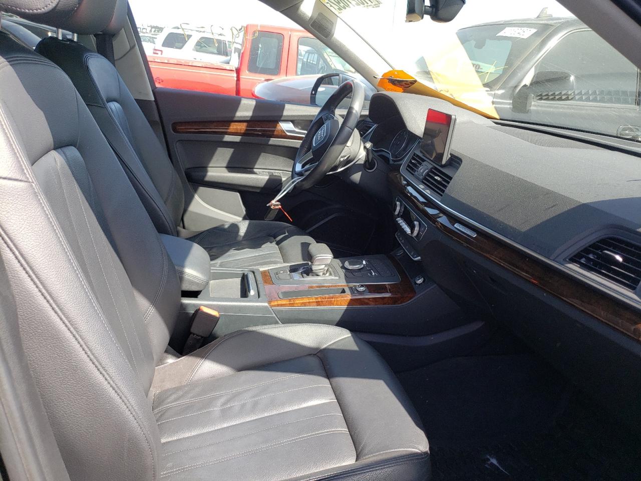 Photo 5 from auction – 2018 AUDI Q5 PREMIUM with VIN WA1BNAFY6J2019634