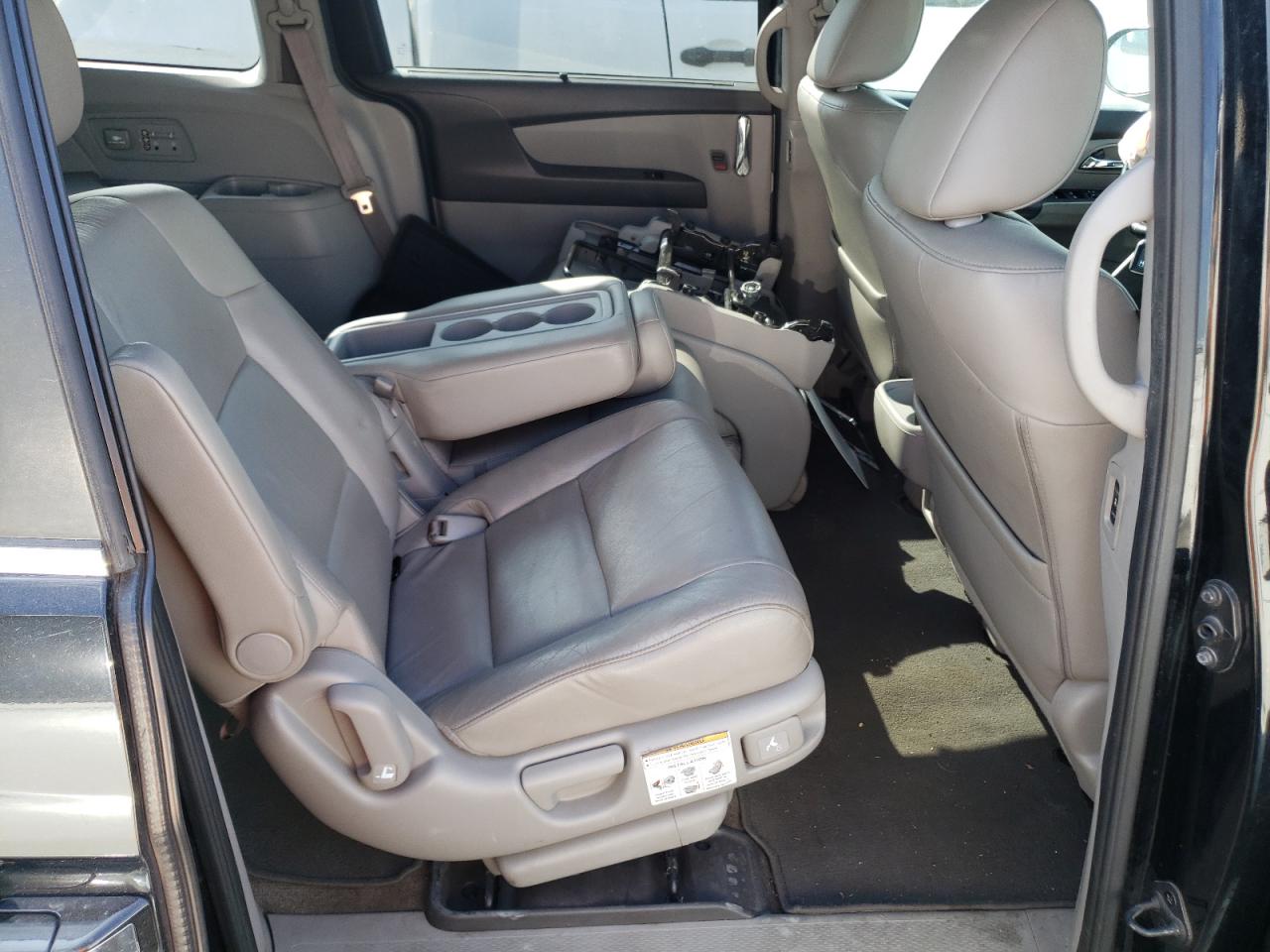 Photo 6 from auction – 2014 HONDA ODYSSEY EX with VIN 5FNRL5H65EB021617