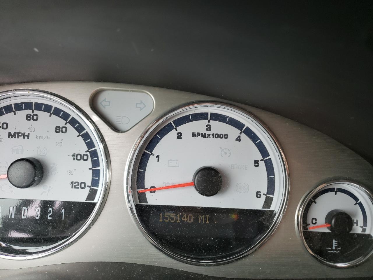 Photo 8 from auction – 2005 SATURN RELAY 3 with VIN 5GZDV23L75D215765