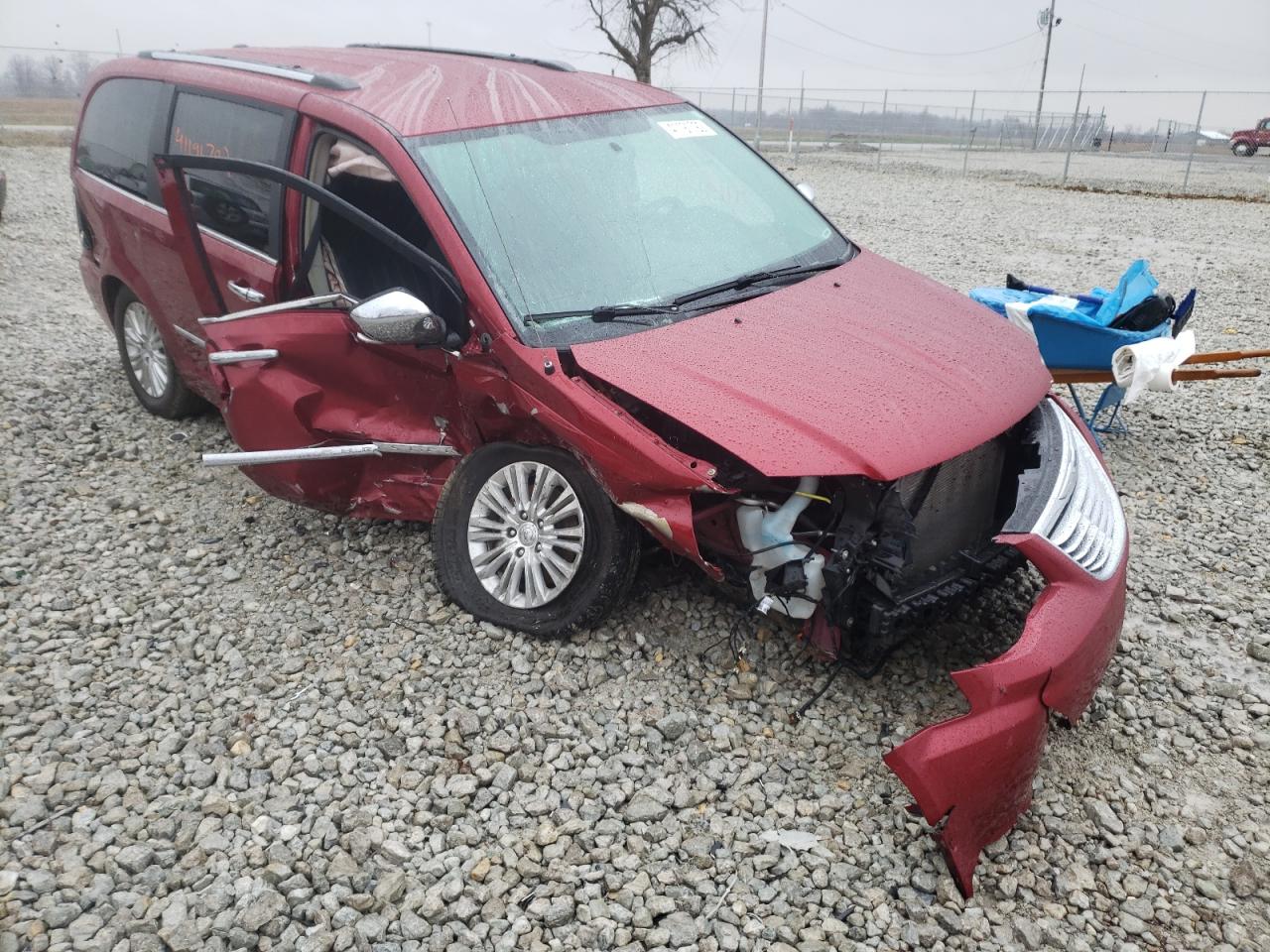 Photo 1 from auction – 2015 CHRYSLER TOWN & COU with VIN 2C4RC1JG4FR677860
