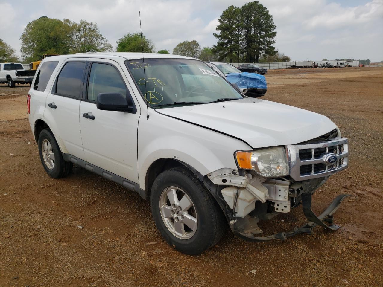 FORD ESCAPE XLS 2011 with VIN 1FMCU0C72BKA39265 - Photo from auction