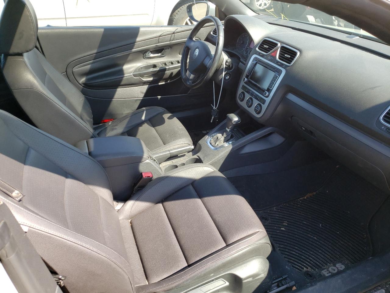 Photo 5 from auction – 2009 VOLKSWAGEN EOS TURBO with VIN WVWBA71F99V009152