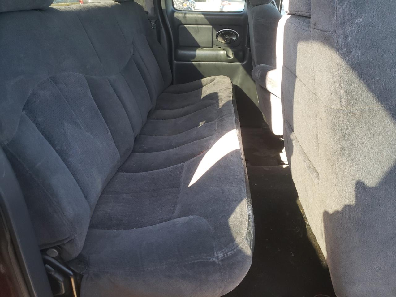 Photo 6 from auction – 2001 CHEVROLET SILVERADO with VIN 2GCEC19TX11147772