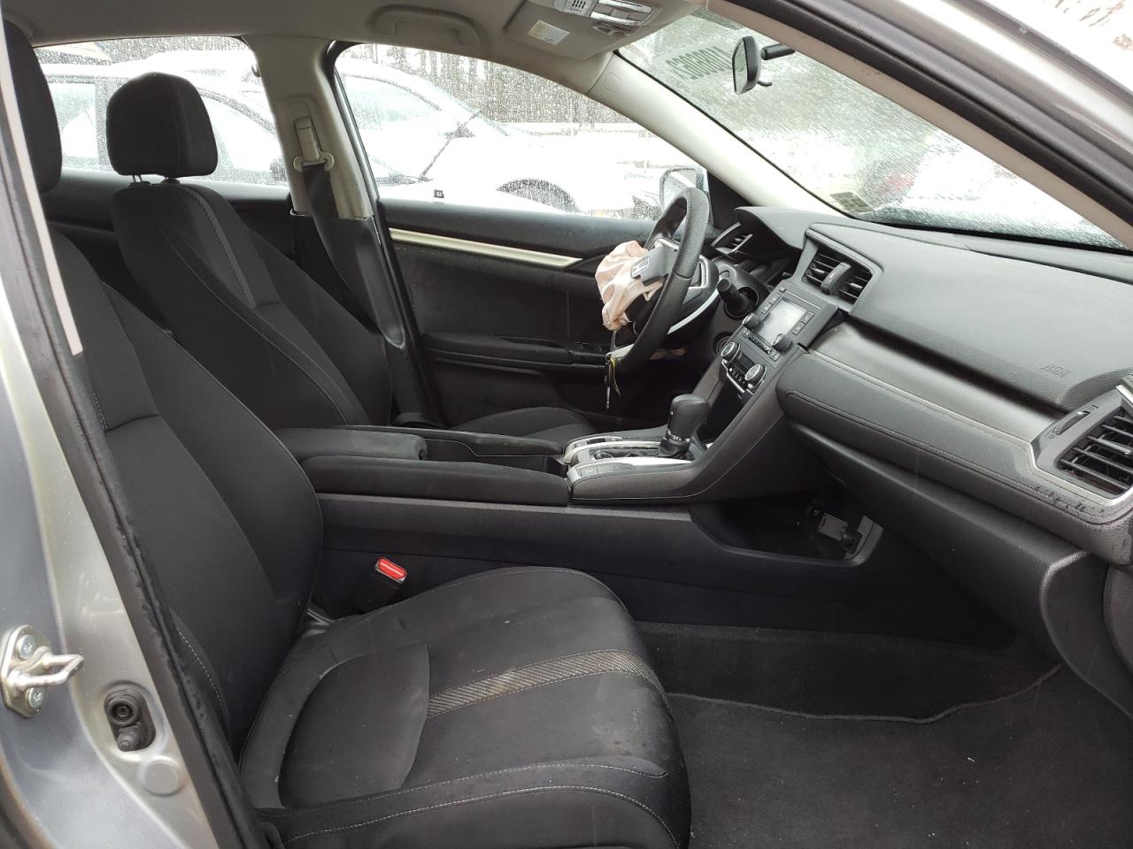 Photo 5 from auction – 2017 HONDA CIVIC LX with VIN 19XFC2F58HE208954