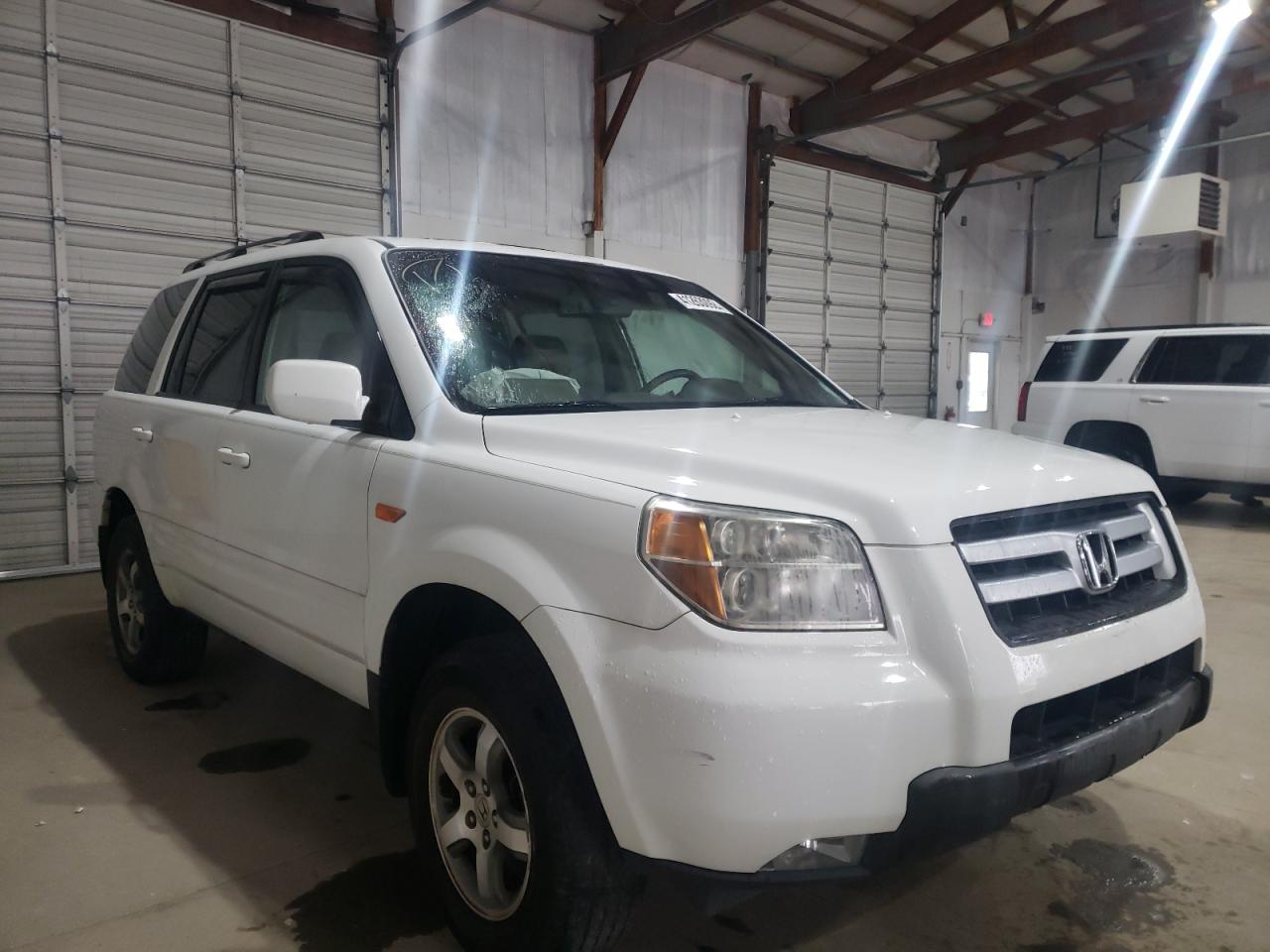 HONDA PILOT EXL 2008 with VIN 5FNYF28598B018099 - Photo from auction