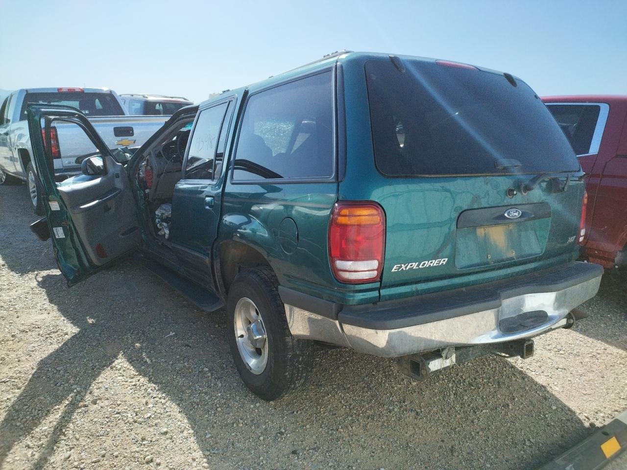 Photo 3 from auction – 1998 FORD EXPLORER with VIN 1FMZU34E6WZA29957