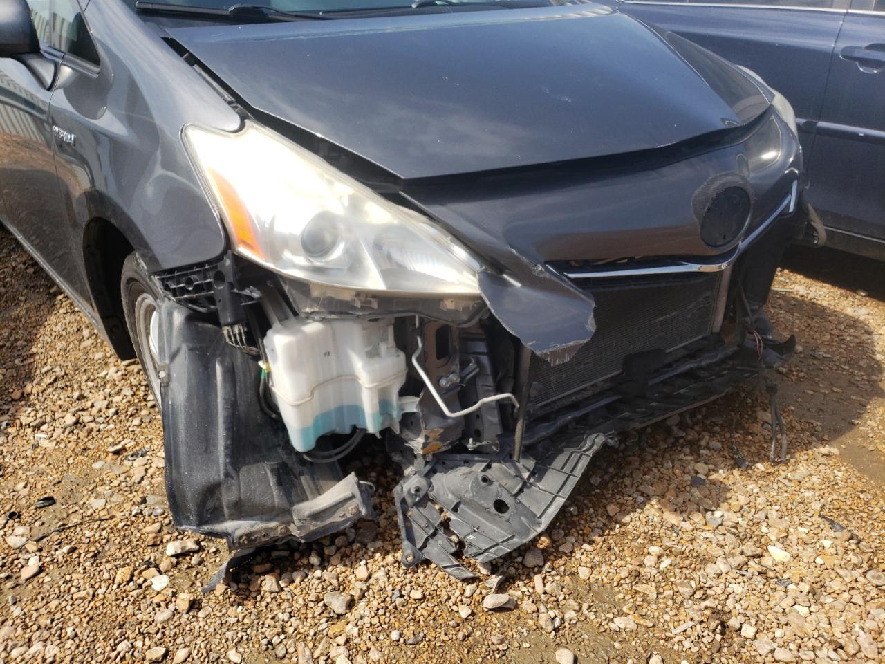 Photo 9 from auction – 2013 TOYOTA PRIUS V with VIN JTDZN3EU7D3288500