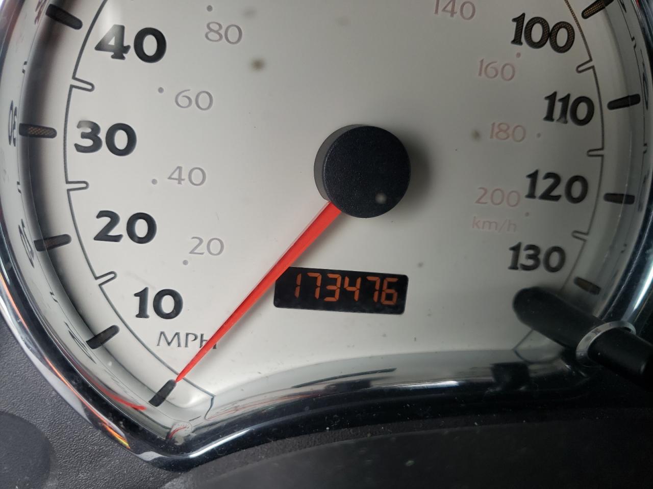 Photo 8 from auction – 2005 SATURN VUE with VIN 5GZCZ53435S848740