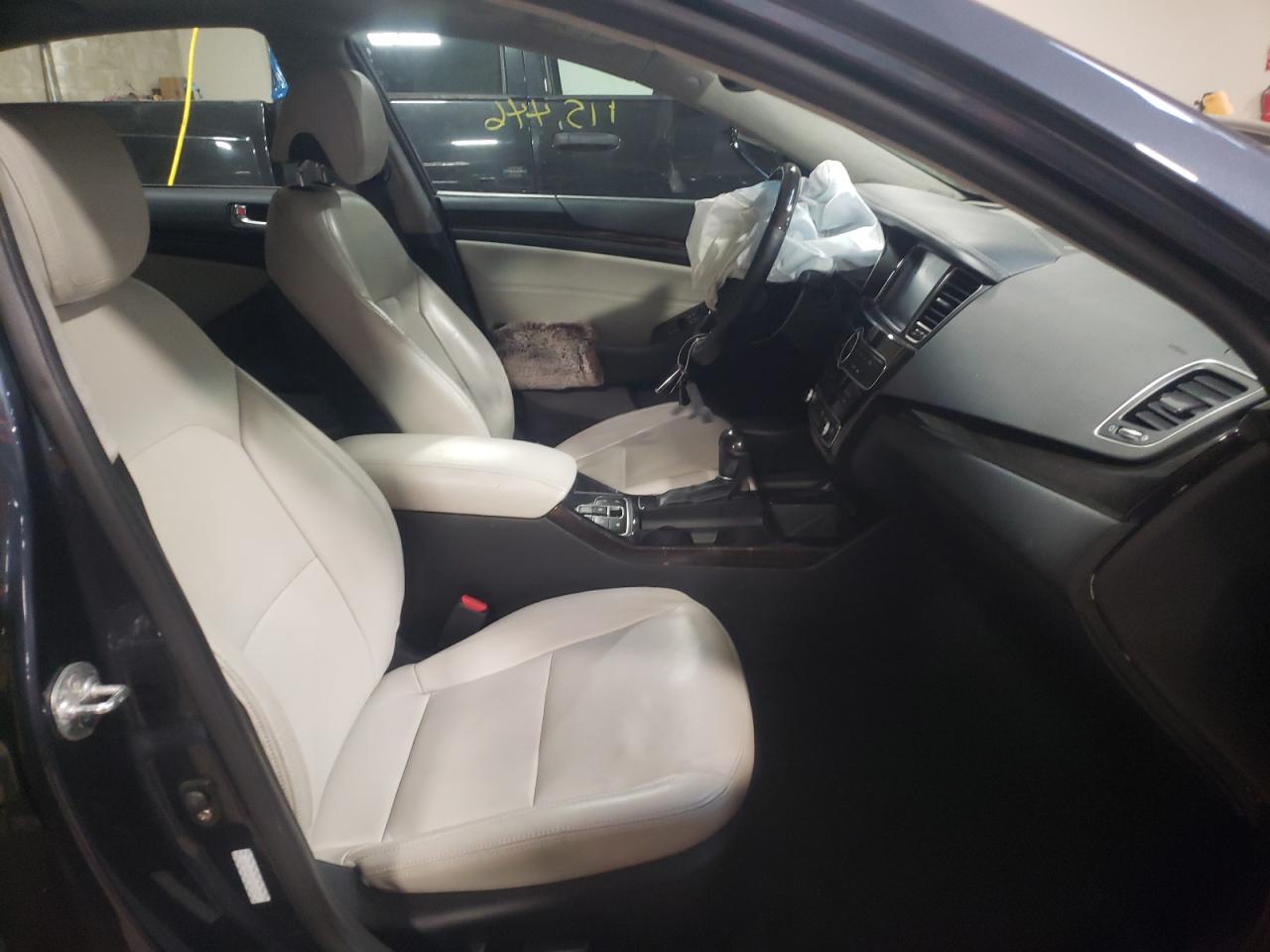 Photo 5 from auction – 2014 KIA CADENZA PR with VIN KNALN4D78E5122769