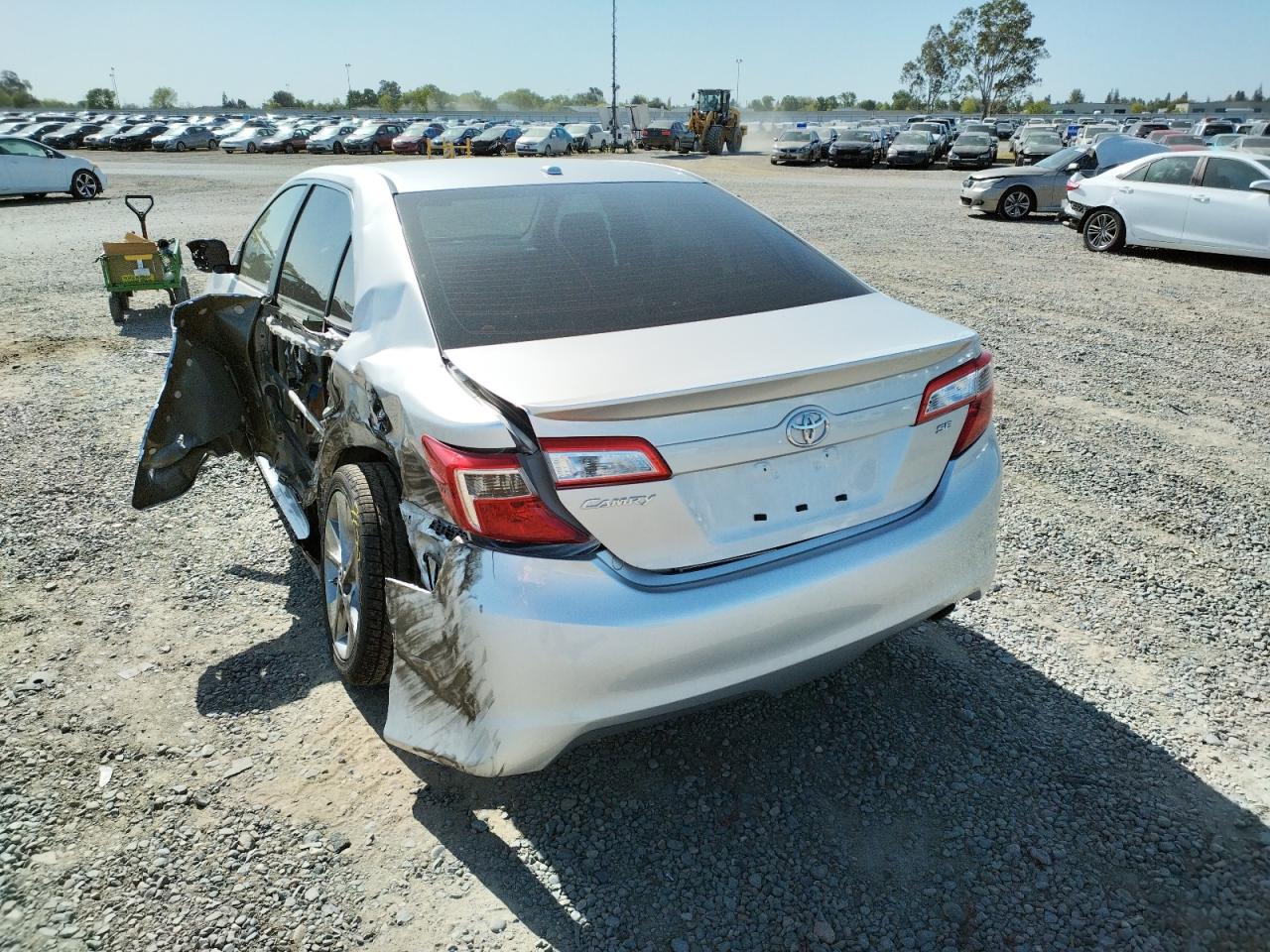 Photo 3 from auction – 2014 TOYOTA CAMRY L with VIN 4T1BF1FKXEU750930