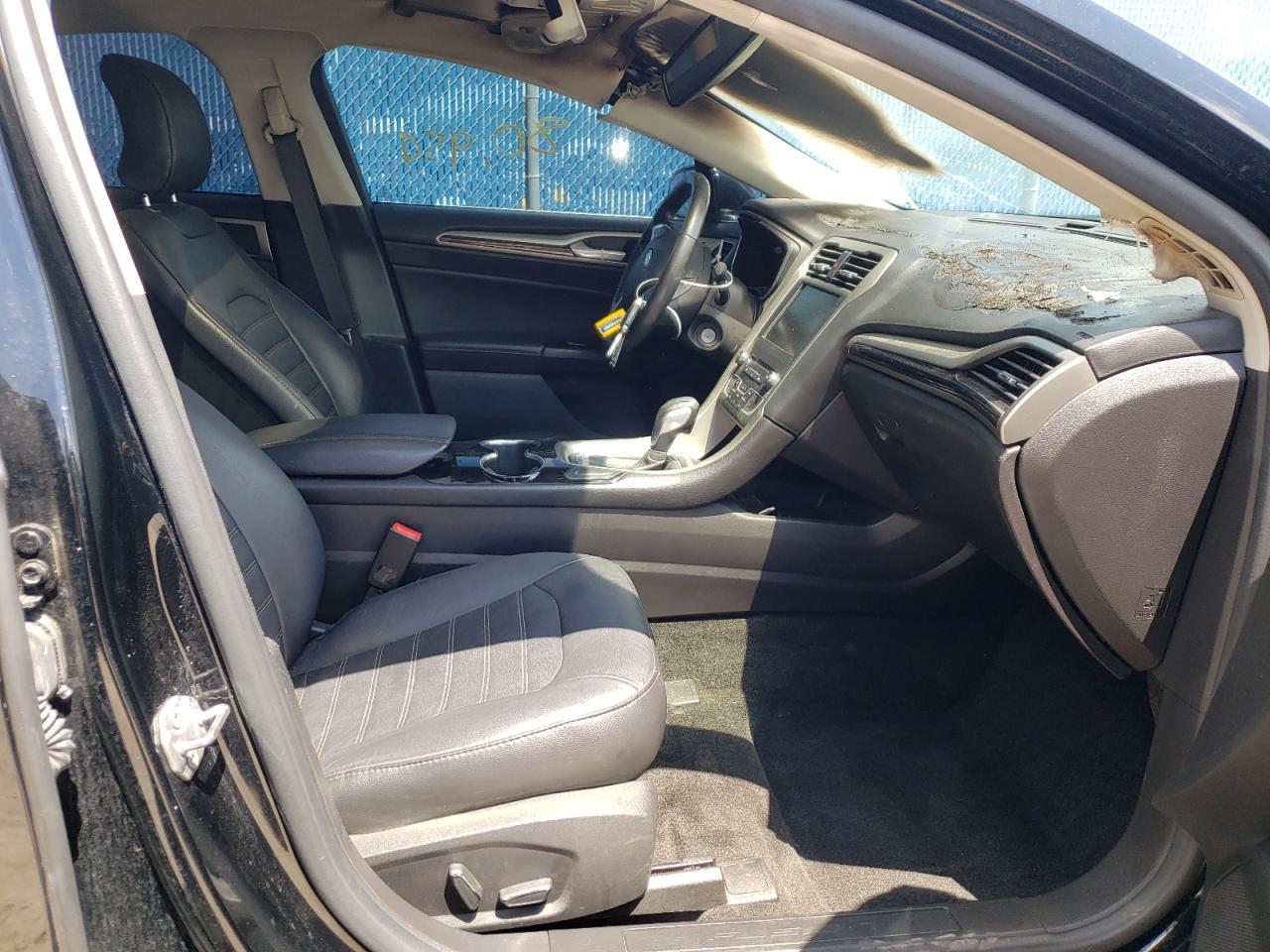 Photo 5 from auction – 2016 FORD FUSION SE with VIN 3FA6P0HD3GR236607