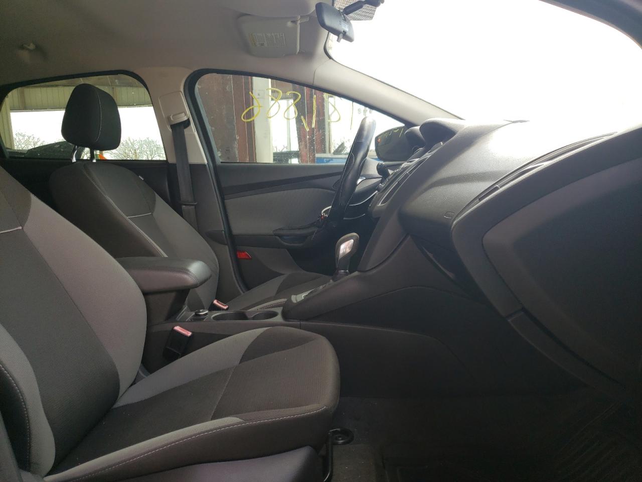 Photo 5 from auction – 2012 FORD FOCUS SE with VIN 1FAHP3K23CL136274