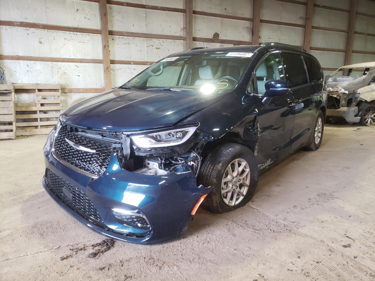 Photo 2 from auction – 2021 CHRYSLER PACIFICA with VIN 2C4RC1BG9MR601370