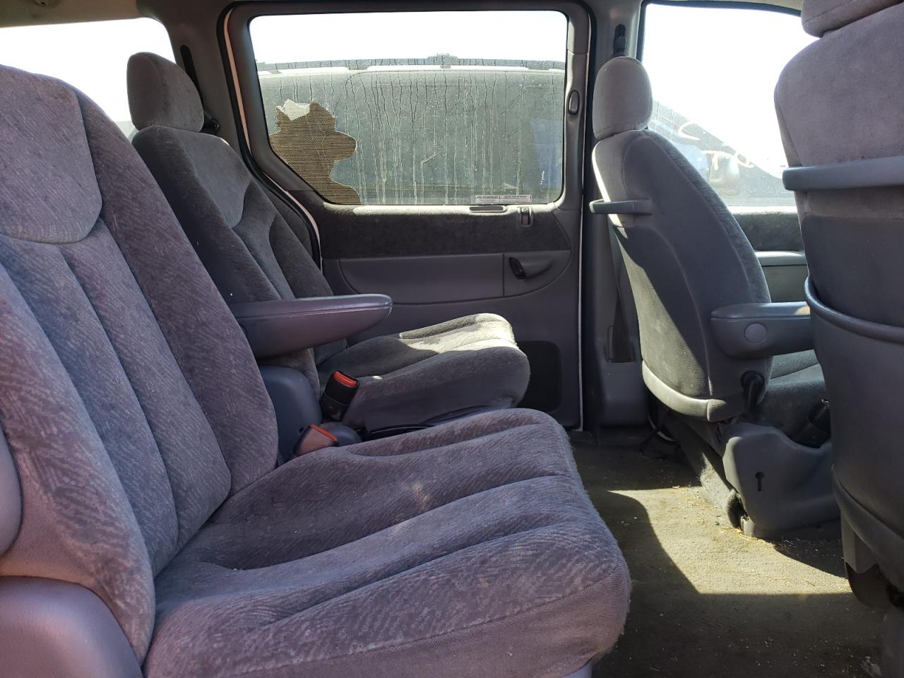 Photo 6 from auction – 2000 DODGE GRAND CARA with VIN 1B4GP44R8YB780840