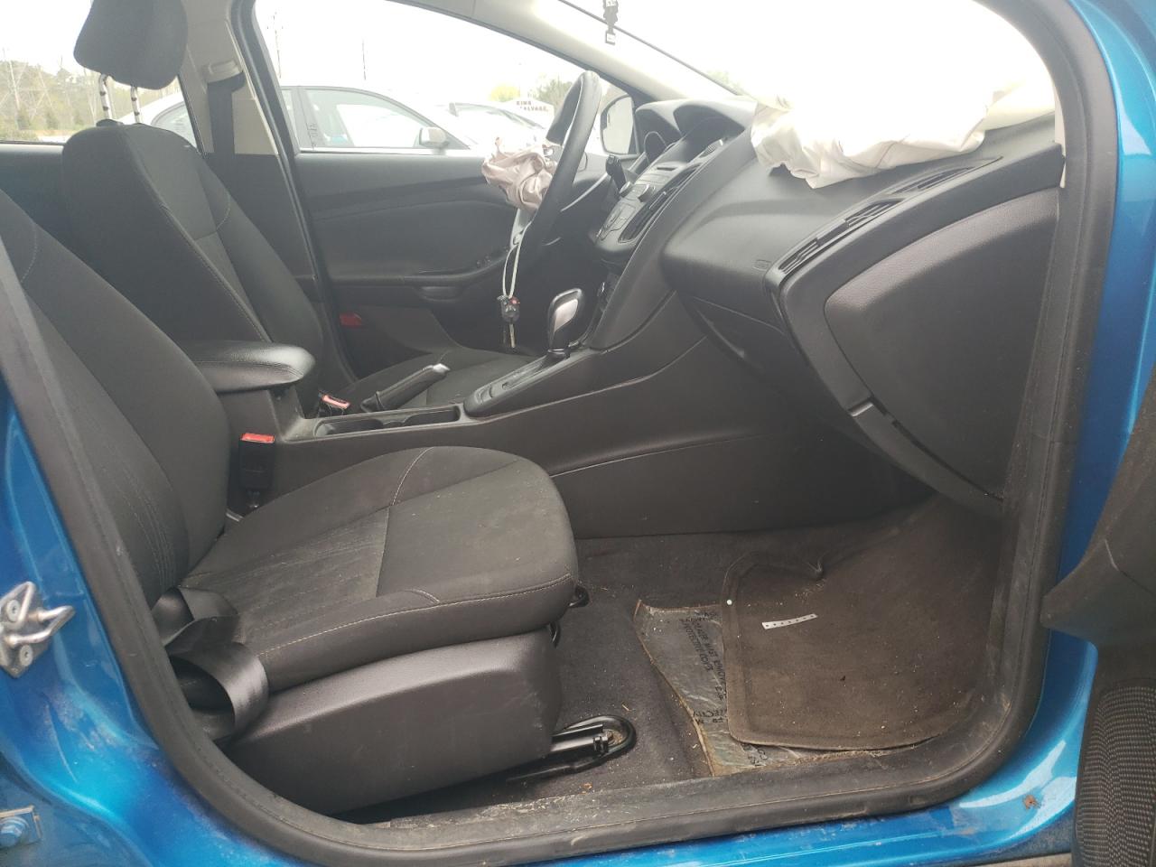 Photo 5 from auction – 2016 FORD FOCUS SE with VIN 1FADP3K21GL284010