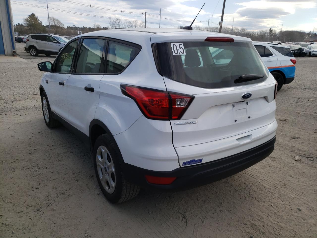 Photo 3 from auction – 2019 FORD ESCAPE S with VIN 1FMCU0F7XKUB82173