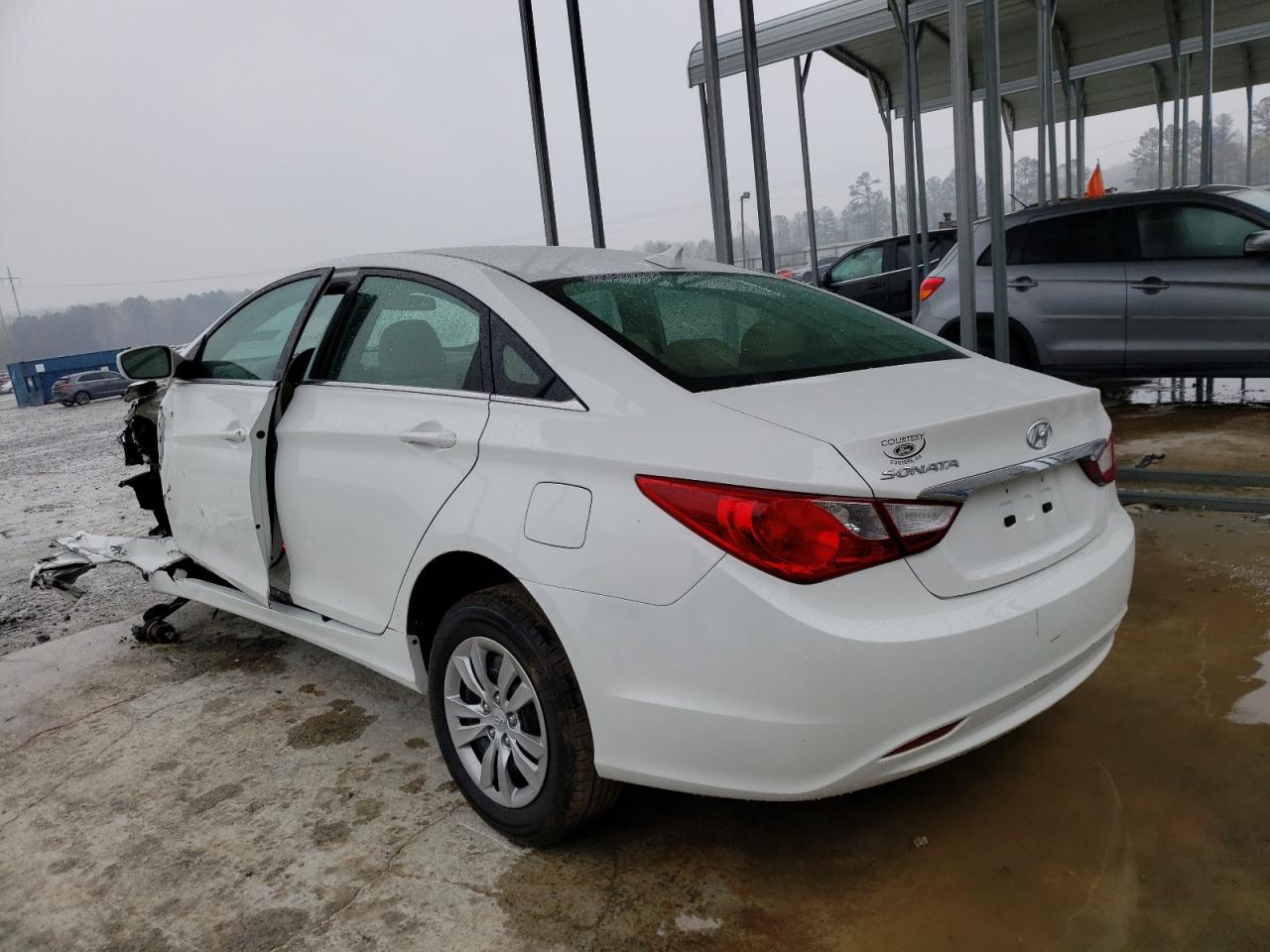 Photo 3 from auction – 2011 HYUNDAI SONATA with VIN 5NPEB4AC9BH070599