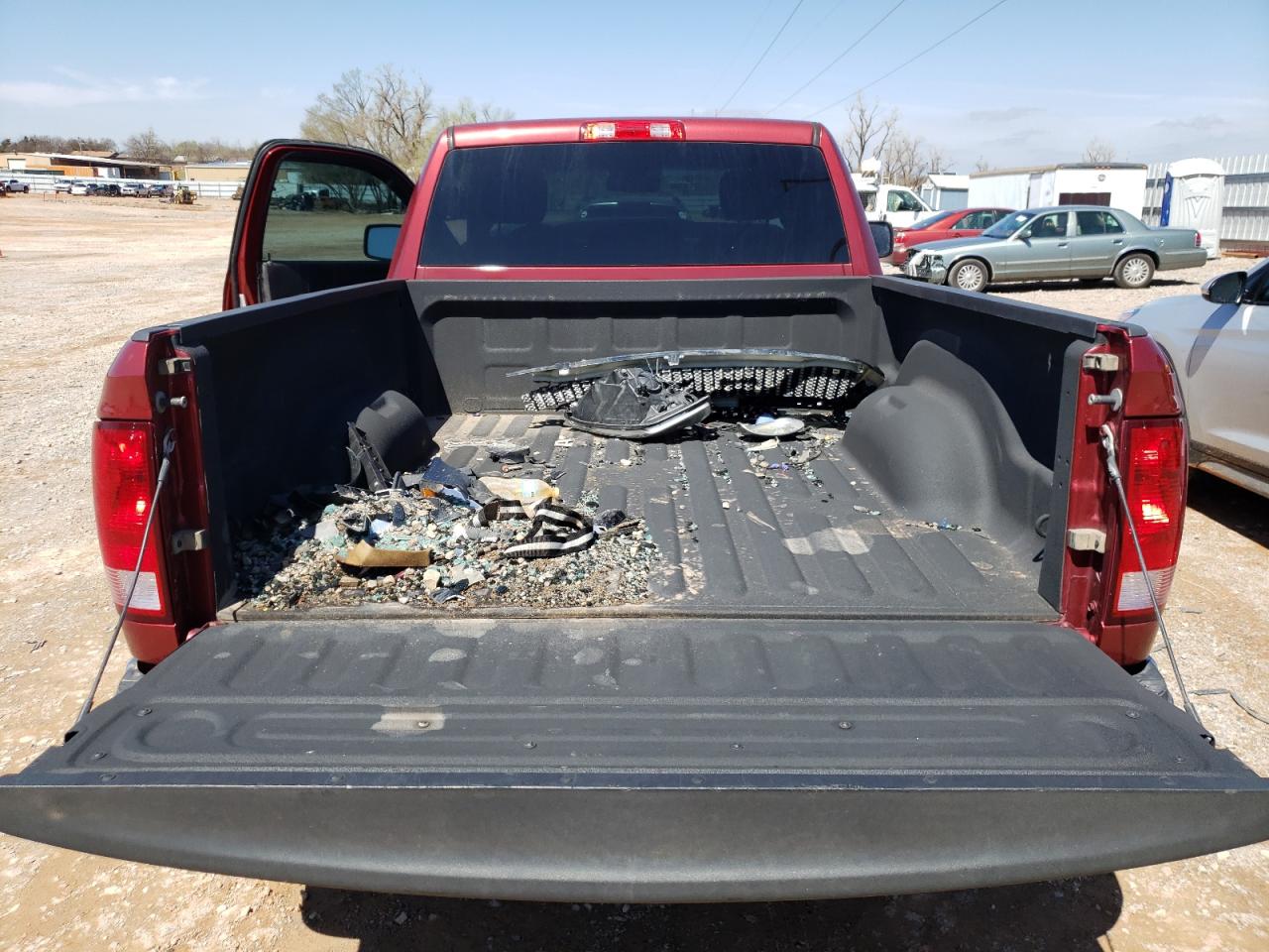 Photo 6 from auction – 2015 RAM 1500 ST with VIN 3C6JR6AG5FG609119