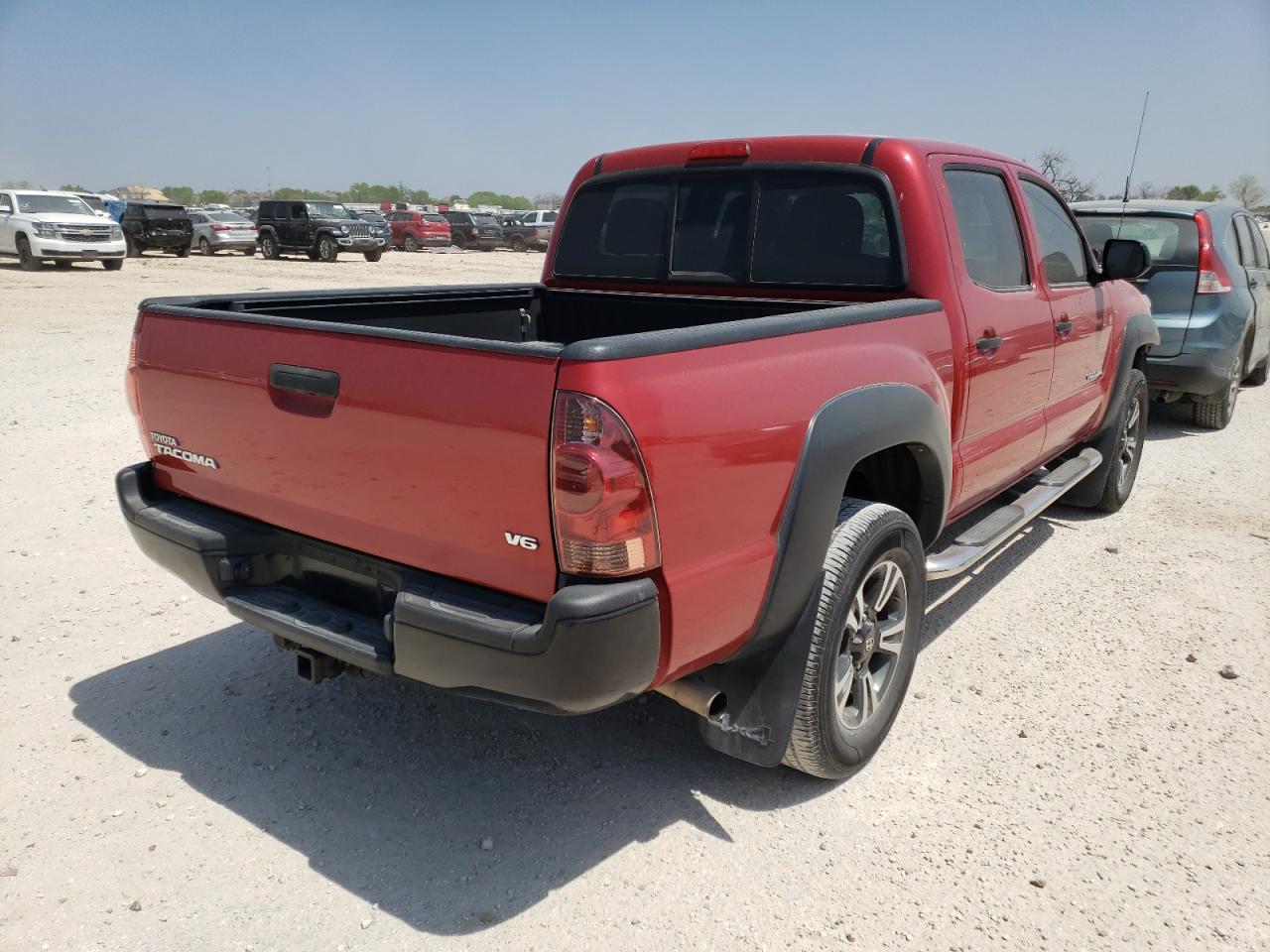 Photo 4 from auction – 2014 TOYOTA TACOMA DOU with VIN 5TFLU4EN6EX102320