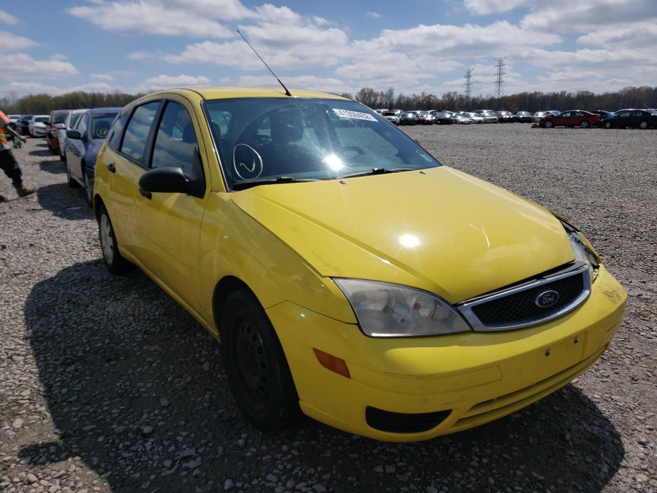 FORD FOCUS ZX5 2005 with VIN 3FAFP37N65R127163 - Photo from auction